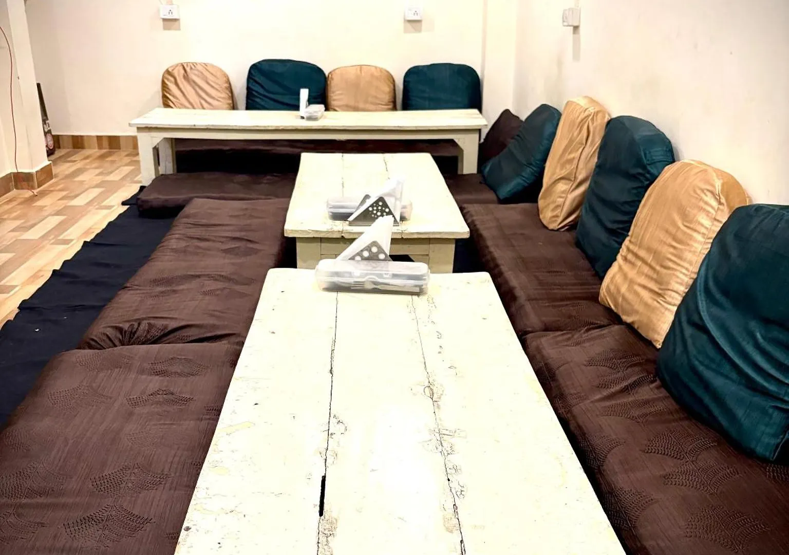 בית הארחה Om Rest House D24 32A, Pandey Ghat, Bengali Tola, Varanasi, Utter Pradesh הודו