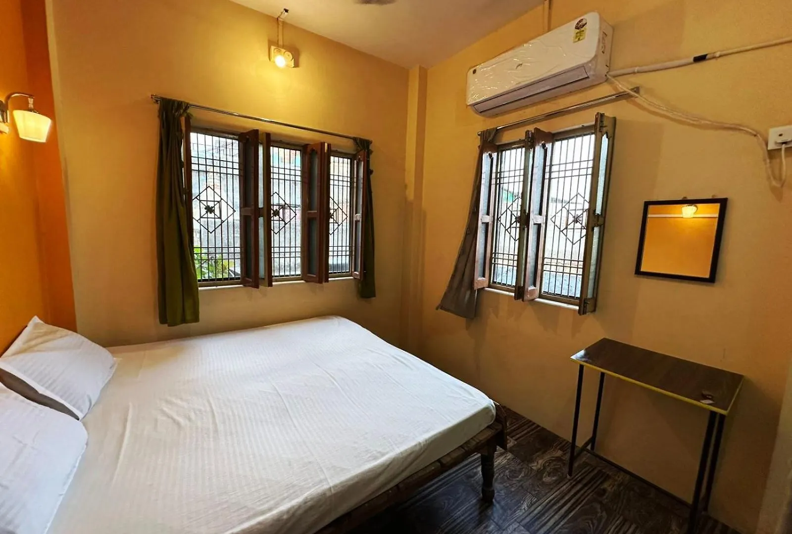 Om Rest House D24 32A, Pandey Ghat, Bengali Tola, Varanasi, Utter Pradesh 0*, ורנאסי