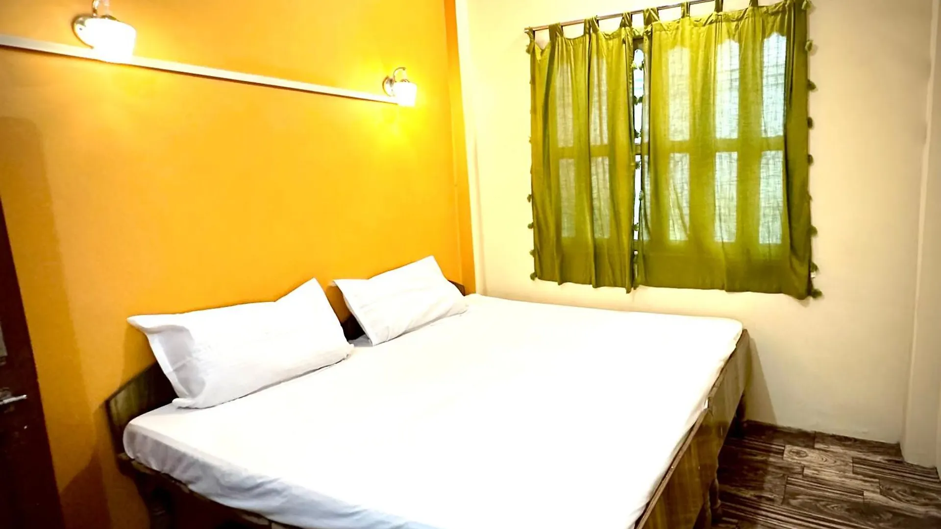 בית הארחה Om Rest House D24 32A, Pandey Ghat, Bengali Tola, Varanasi, Utter Pradesh