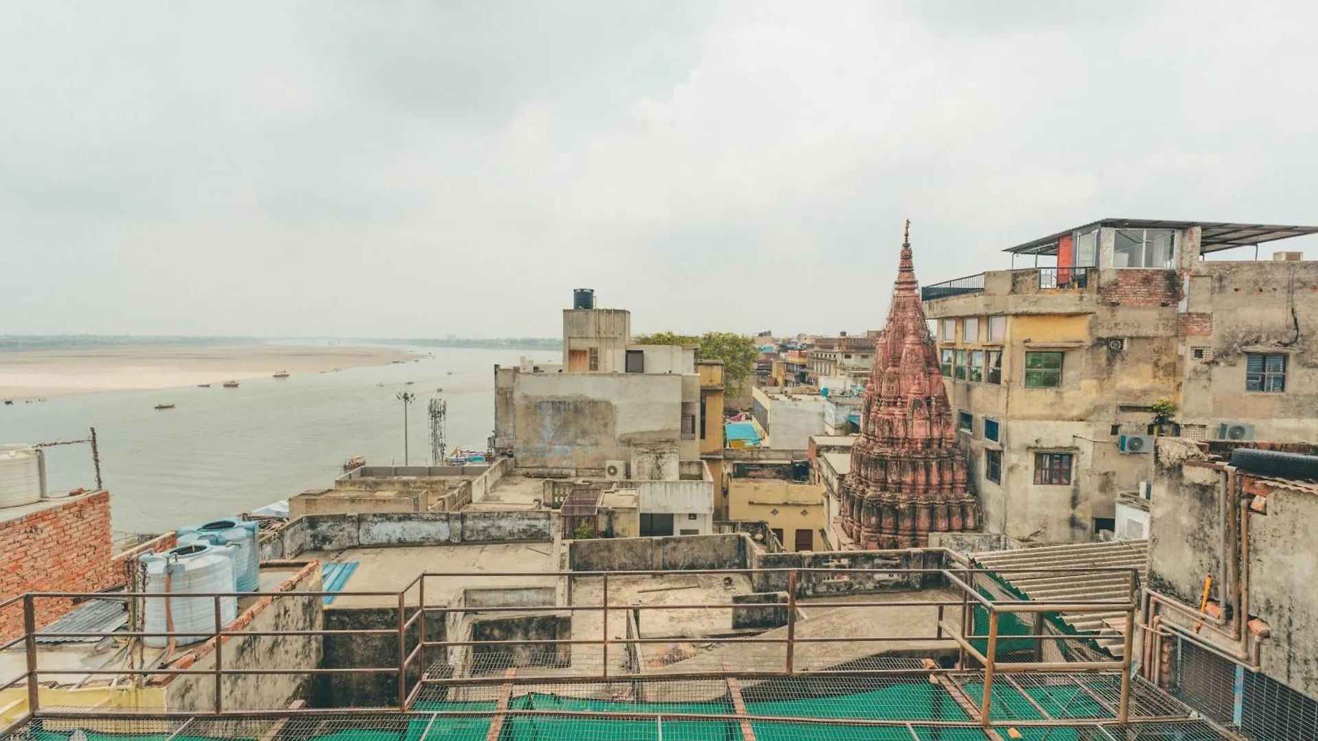 Om Rest House D24 32A, Pandey Ghat, Bengali Tola, Varanasi, Utter Pradesh 0*, ורנאסי
