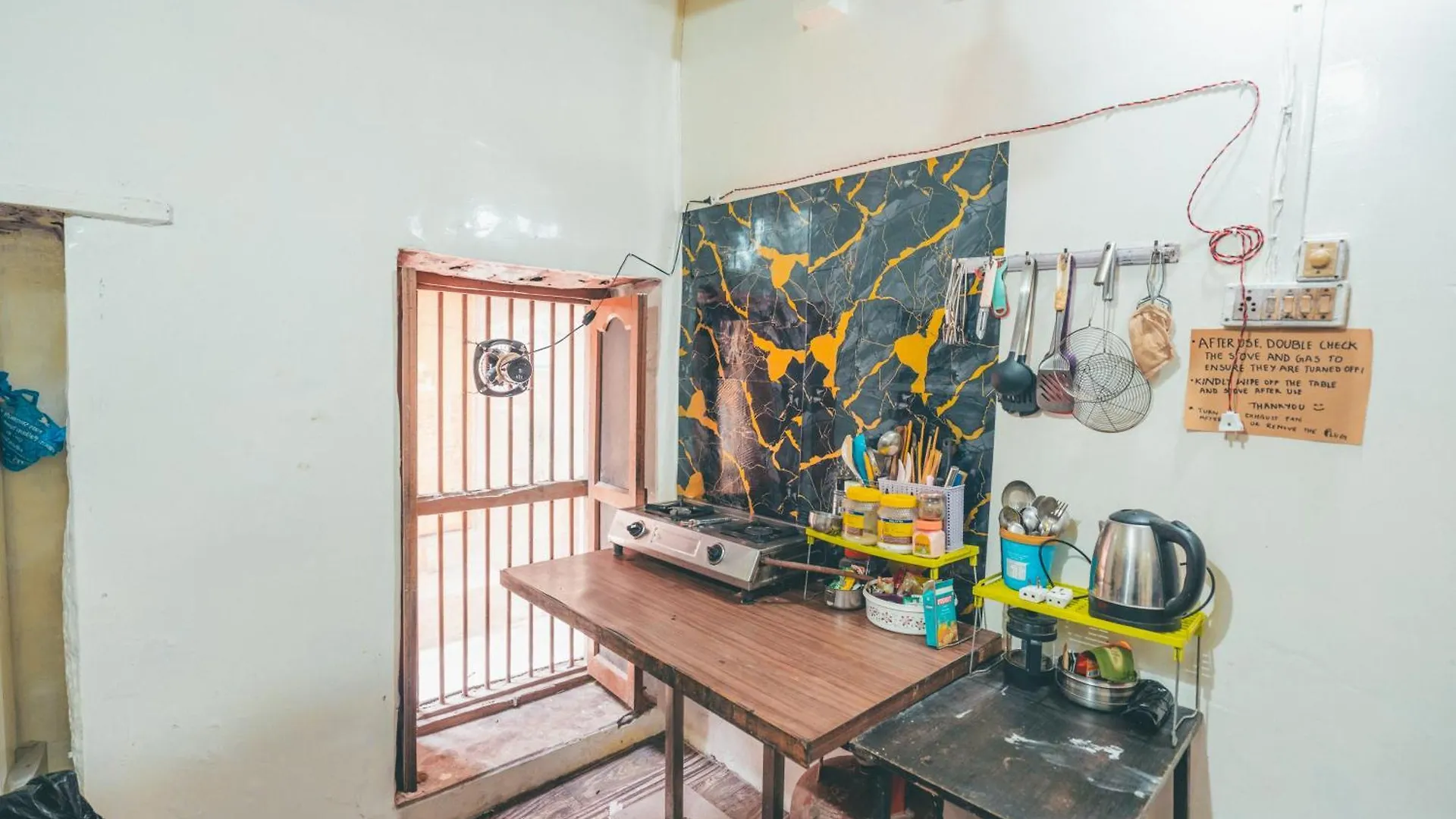 Om Rest House D24 32A, Pandey Ghat, Bengali Tola, Varanasi, Utter Pradesh 0*, ורנאסי הודו