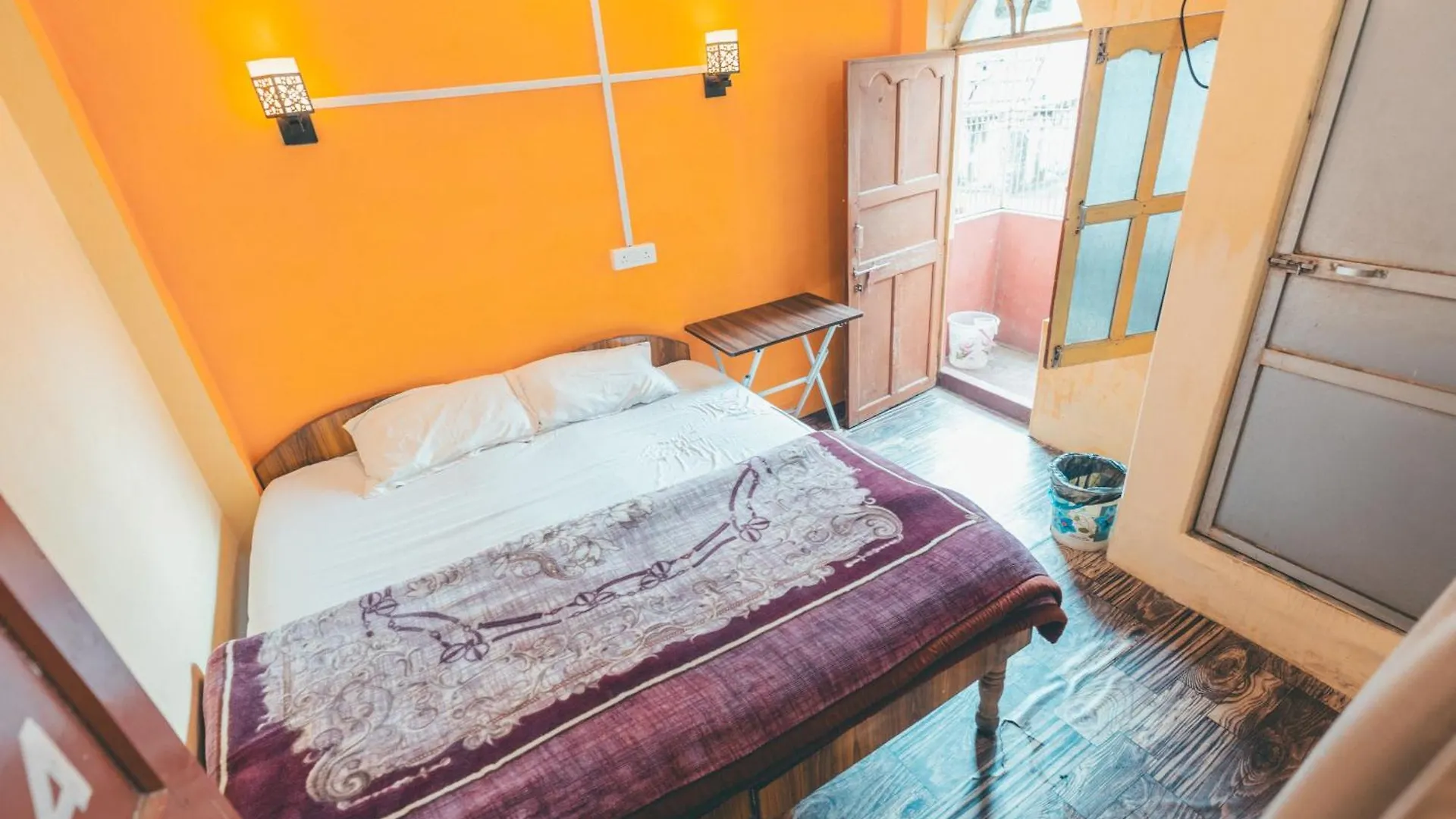 בית הארחה Om Rest House D24 32A, Pandey Ghat, Bengali Tola, Varanasi, Utter Pradesh