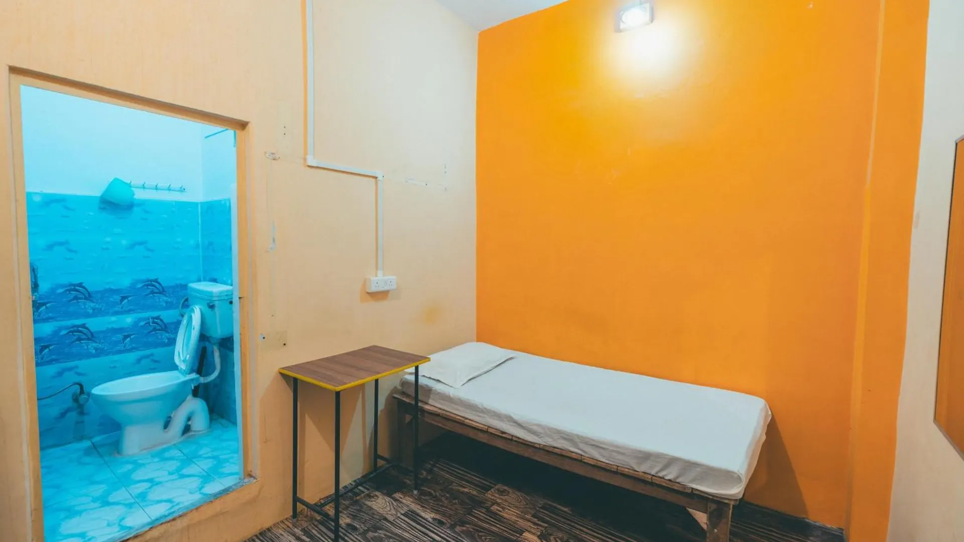 Om Rest House D24 32A, Pandey Ghat, Bengali Tola, Varanasi, Utter Pradesh בית הארחה