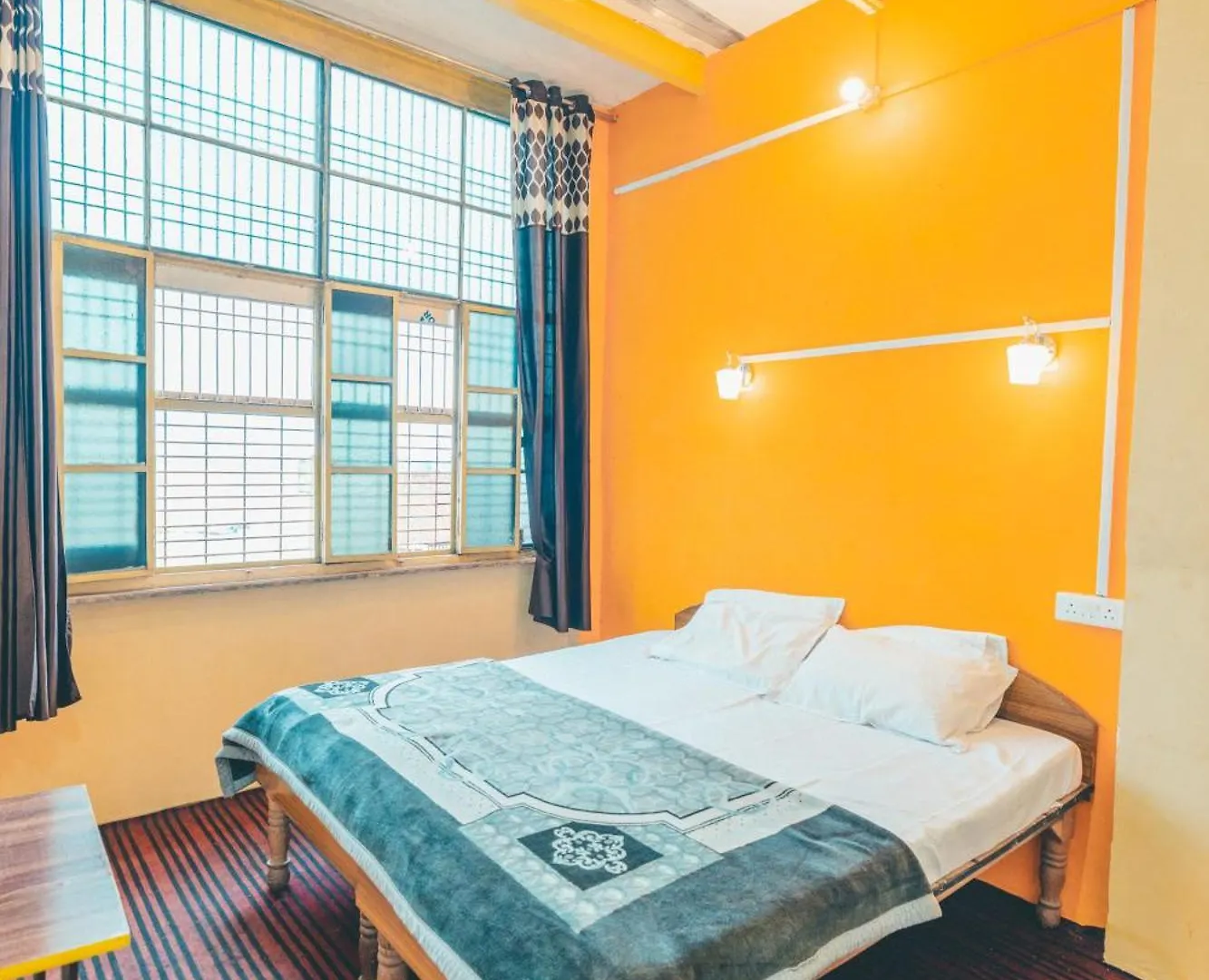 Om Rest House D24 32A, Pandey Ghat, Bengali Tola, Varanasi, Utter Pradesh